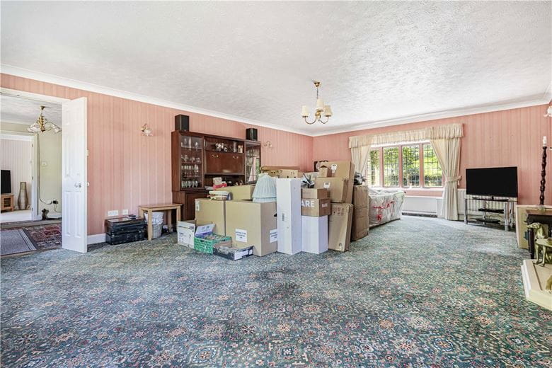 4 bedroom house, Witney Road, Ducklington OX29 - Available