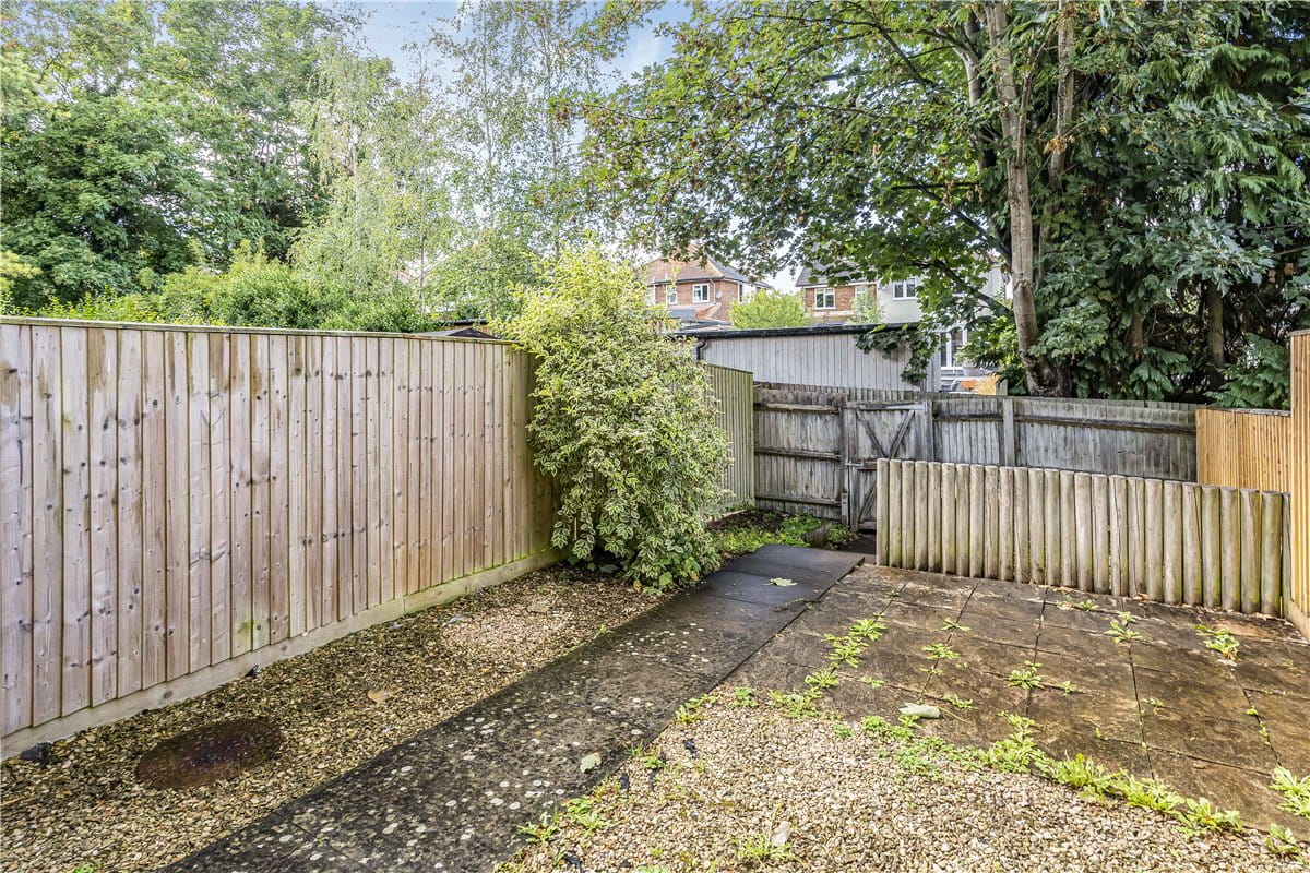 4 bedroom house, Terrett Avenue, Headington OX3 - Available