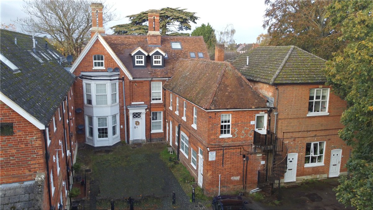 19 bedroom house, St. Helens Wharf, Abingdon OX14 - Available