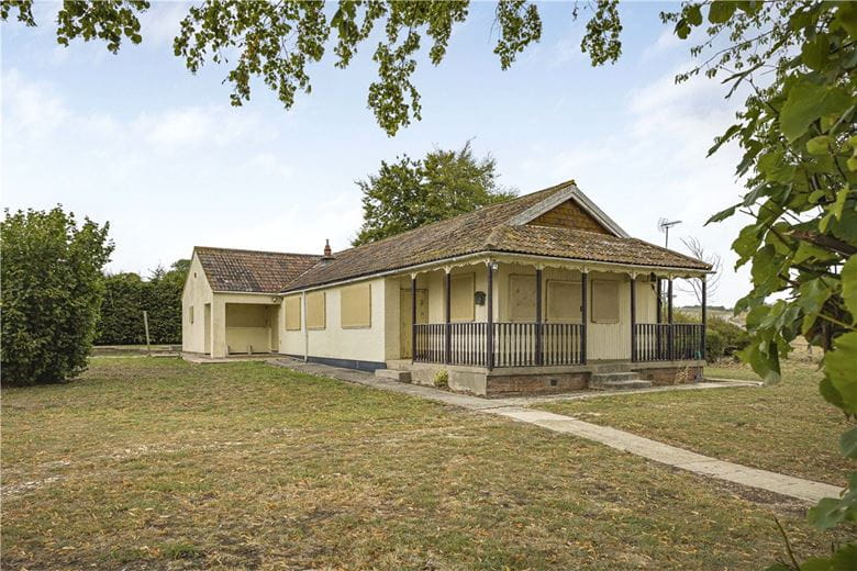 4 bedroom bungalow, West Camel, Yeovil BA22 - Available
