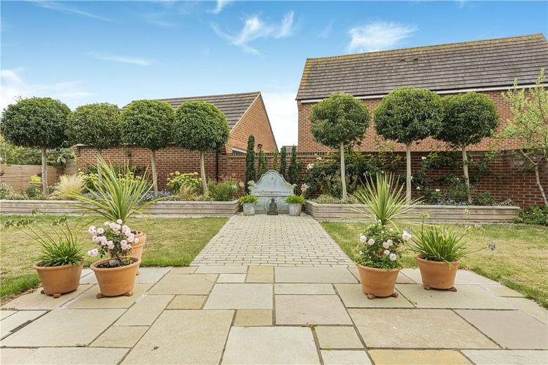 5 bedroom house, Joyce Way, Steventon OX13 - Available