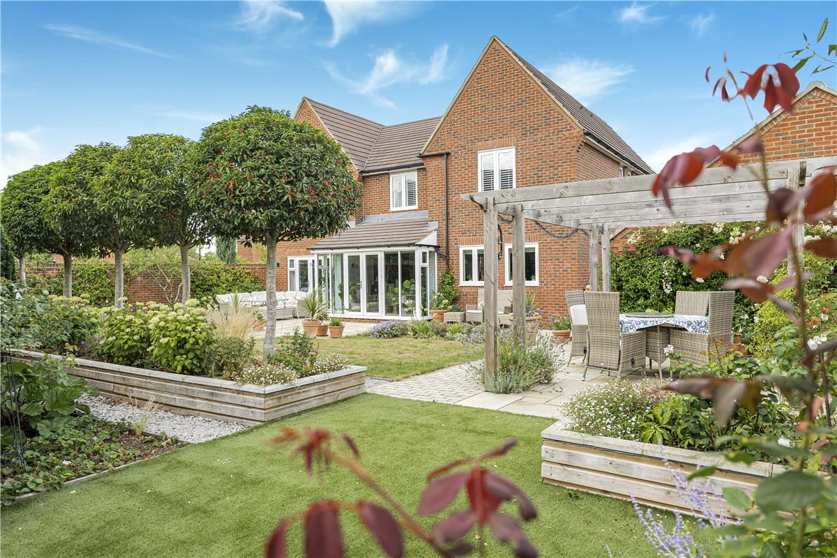 5 bedroom house, Joyce Way, Steventon OX13 - Available