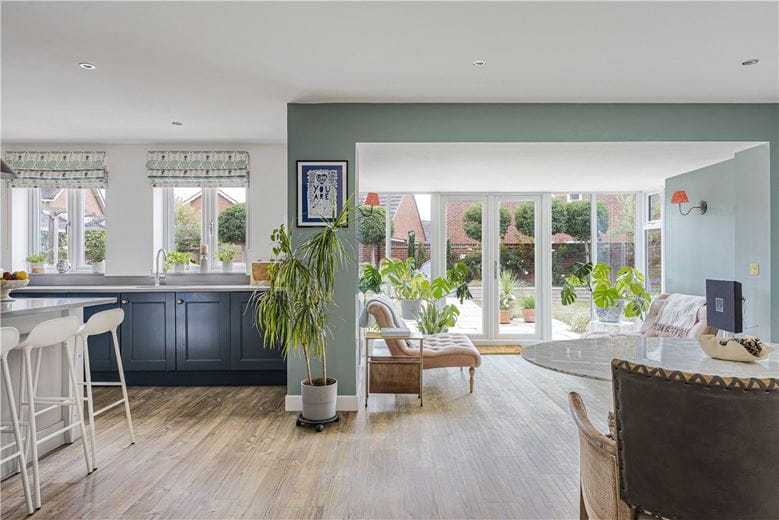 5 bedroom house, Joyce Way, Steventon OX13 - Available