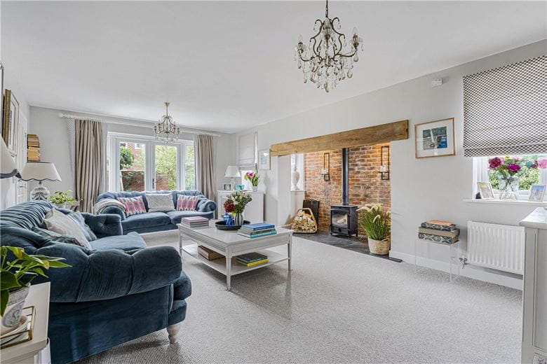 5 bedroom house, Joyce Way, Steventon OX13 - Available