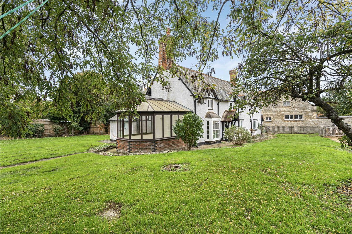 5 bedroom cottage, Valley Road, Finmere MK18 - Available
