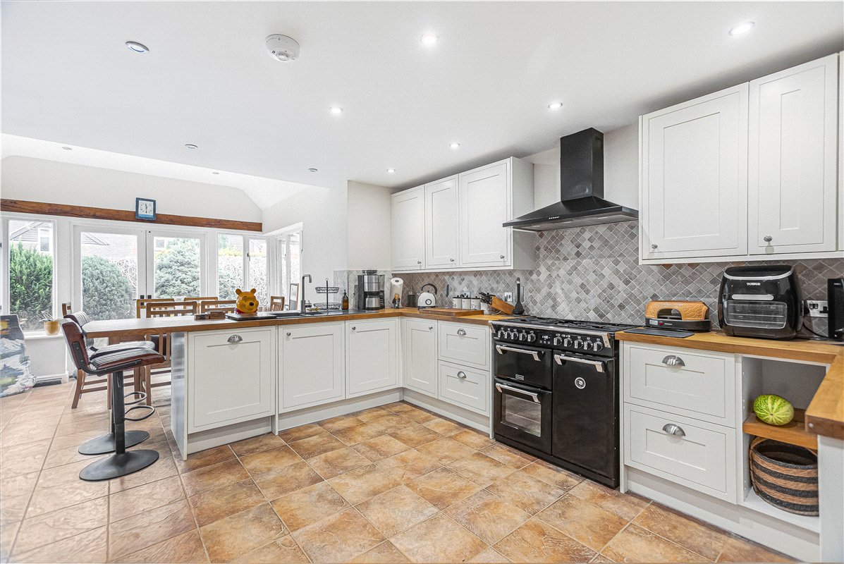 4 bedroom , Bayswater Farm Road, Headington OX3 - Available