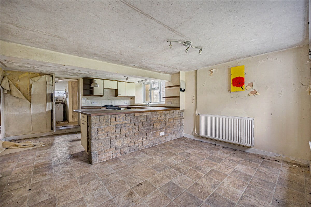 4 bedroom cottage, Queen Camel, Yeovil BA22 - Available