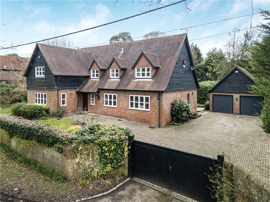 4 bedroom house, The Lee, Great Missenden HP16 - Available