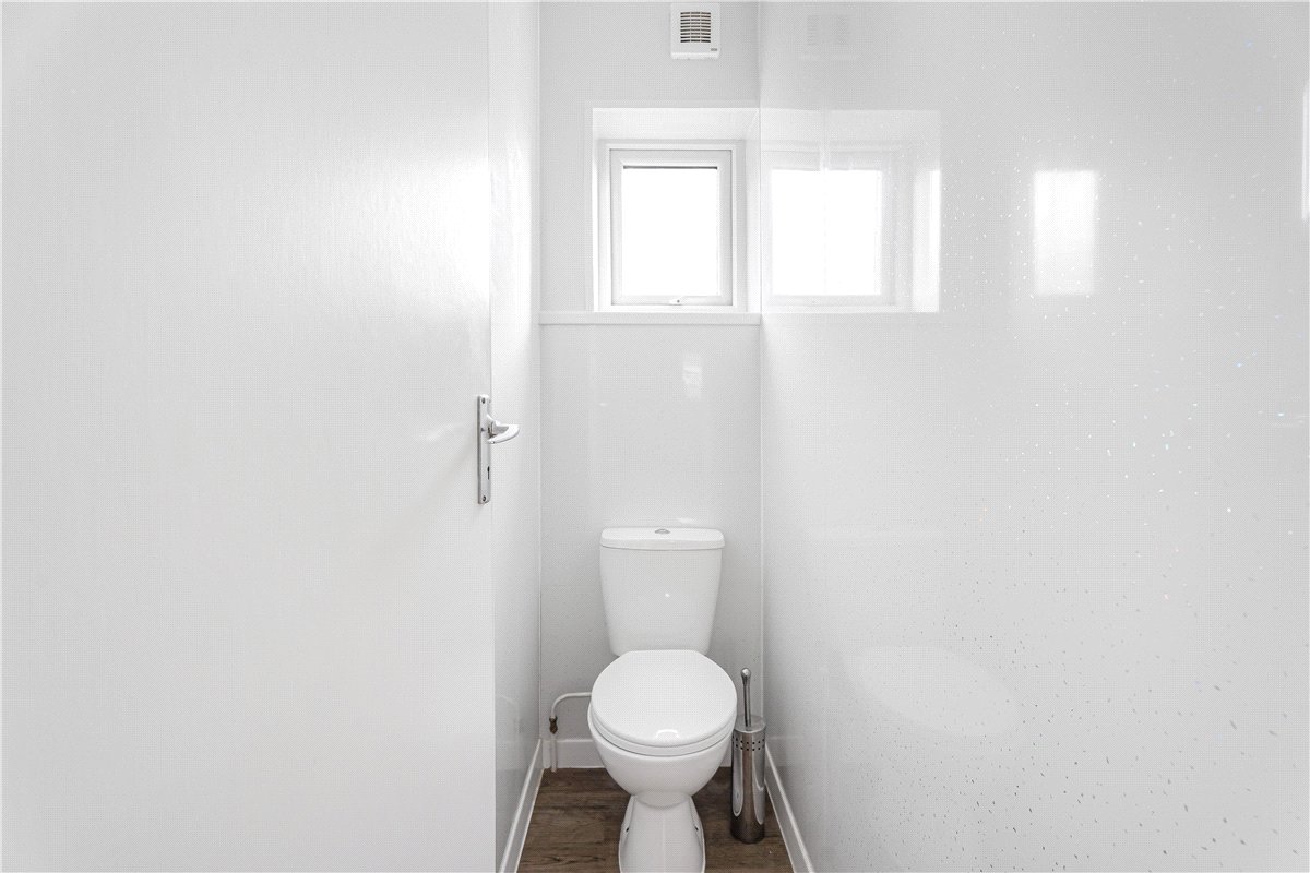 2 bedroom maisonette, West Ruislip Court, Ickenham Road HA4 - Available