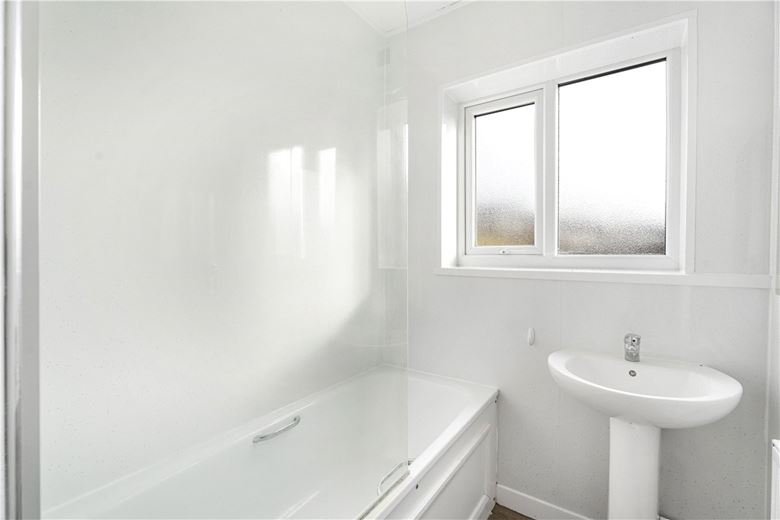 2 bedroom maisonette, West Ruislip Court, Ickenham Road HA4 - Available