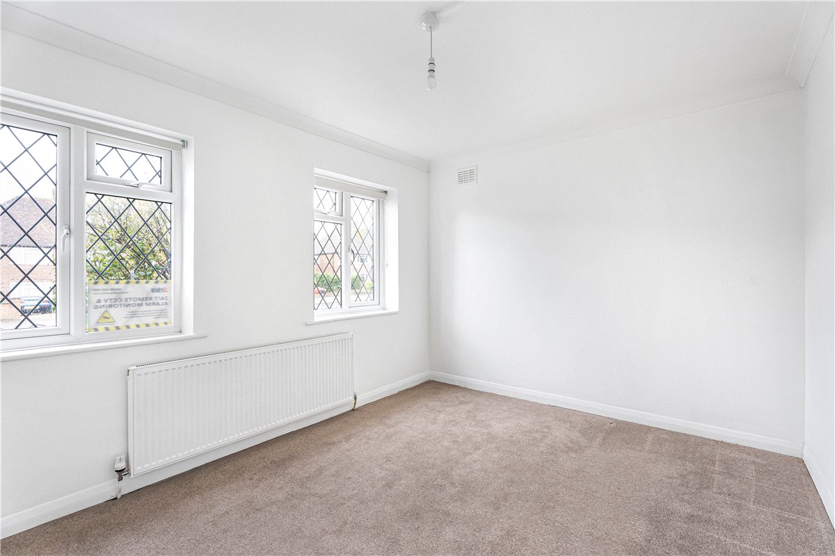 2 bedroom maisonette, West Ruislip Court, Ickenham Road HA4 - Available