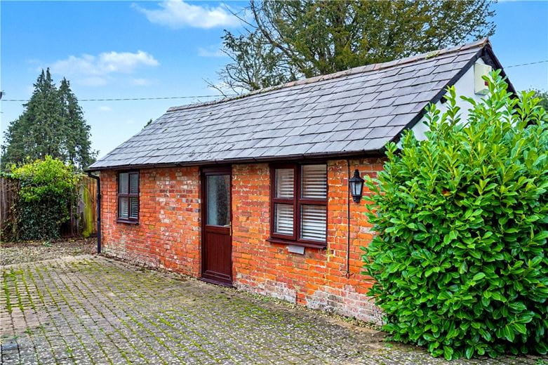4 bedroom cottage, Lower Hartwell, Aylesbury HP17 - Available