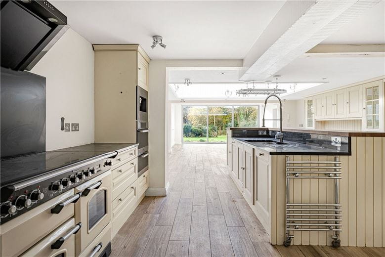 5 bedroom house, Tortington, Arundel BN18 - Available