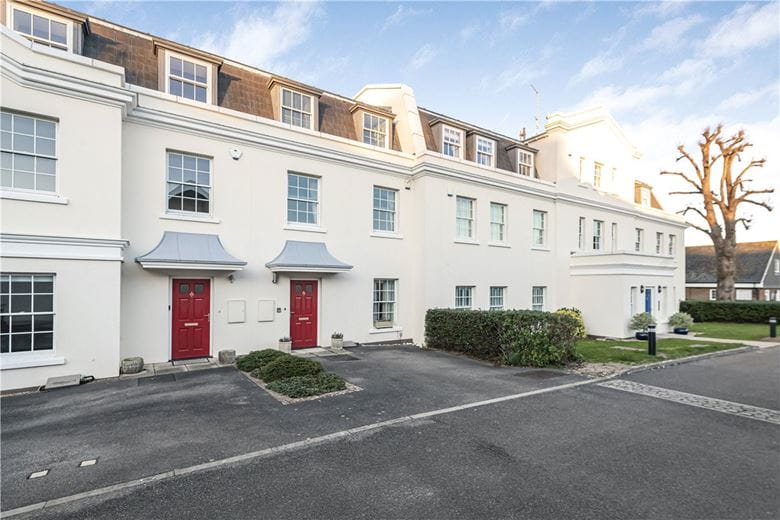 3 bedroom house, Tortington Manor, Ford Road BN18 - Available