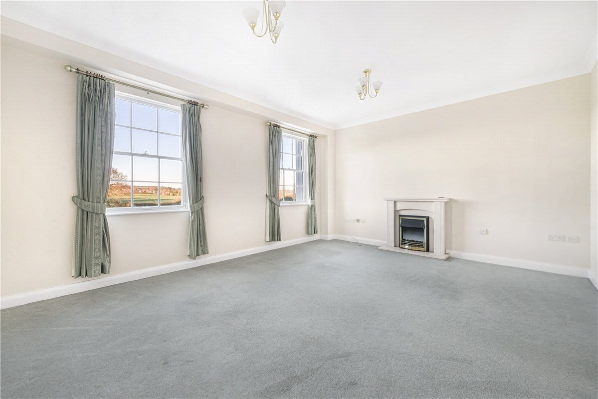 3 bedroom house, Tortington Manor, Ford Road BN18 - Available