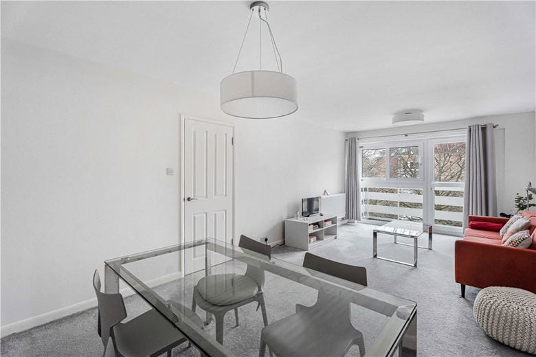 2 bedroom flat, Cunliffe Close, Oxford OX2 - Available