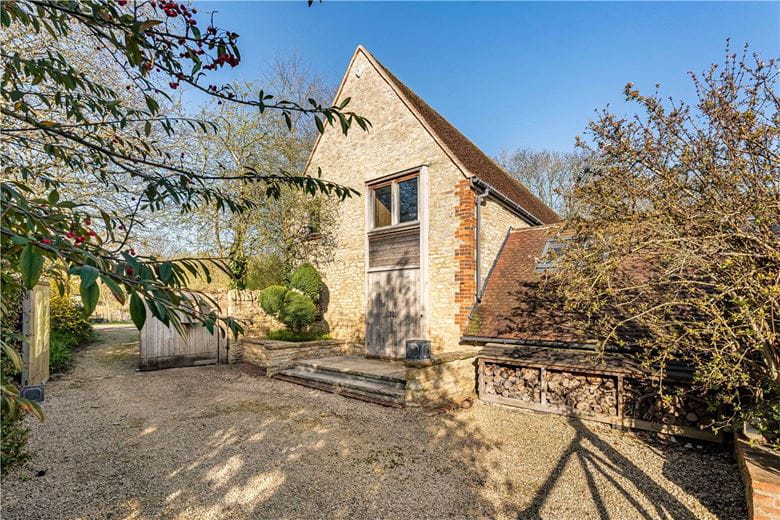 5 bedroom , Great Haseley, OX44 - Available