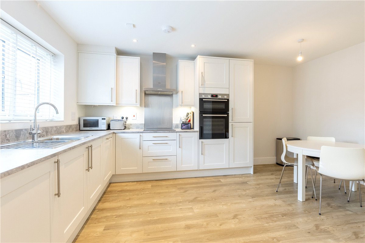 4 bedroom house, Olivers Close, Long Hanborough OX29 - Available