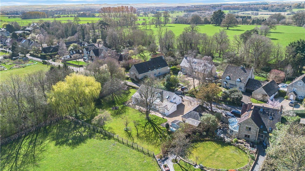 6 bedroom house, Church Road, Hinton Waldrist SN7 - Available