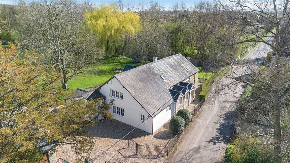 6 bedroom house, Church Road, Hinton Waldrist SN7 - Available