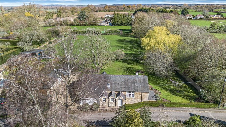 6 bedroom house, Church Road, Hinton Waldrist SN7 - Available