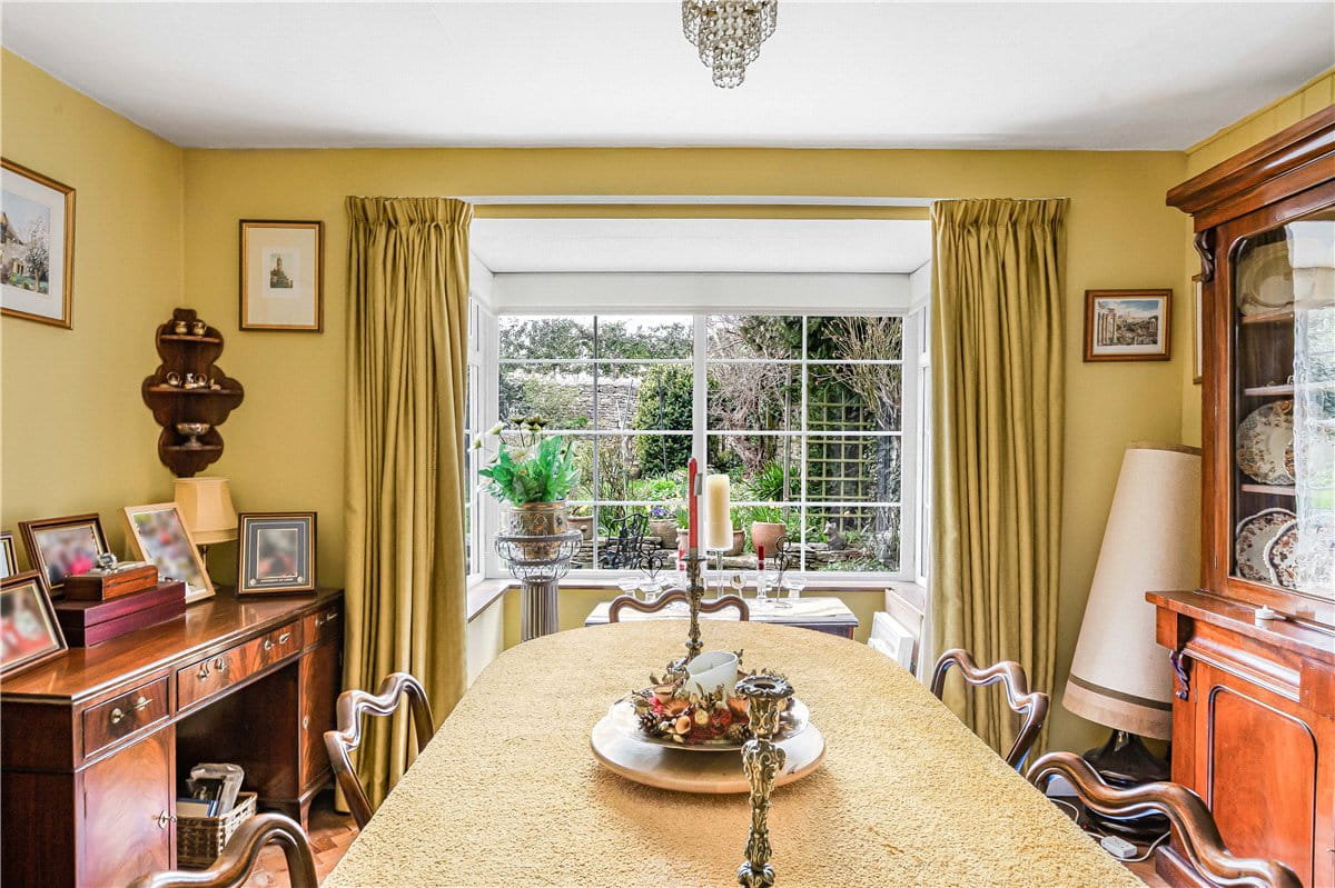 4 bedroom house, Guildenford, Burford OX18 - Available