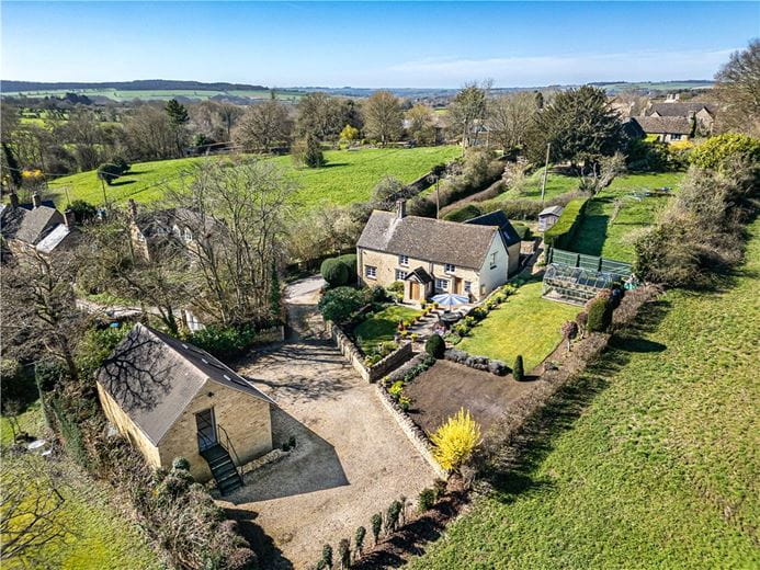 4 bedroom cottage, Taston, Chipping Norton, OX7 - Available