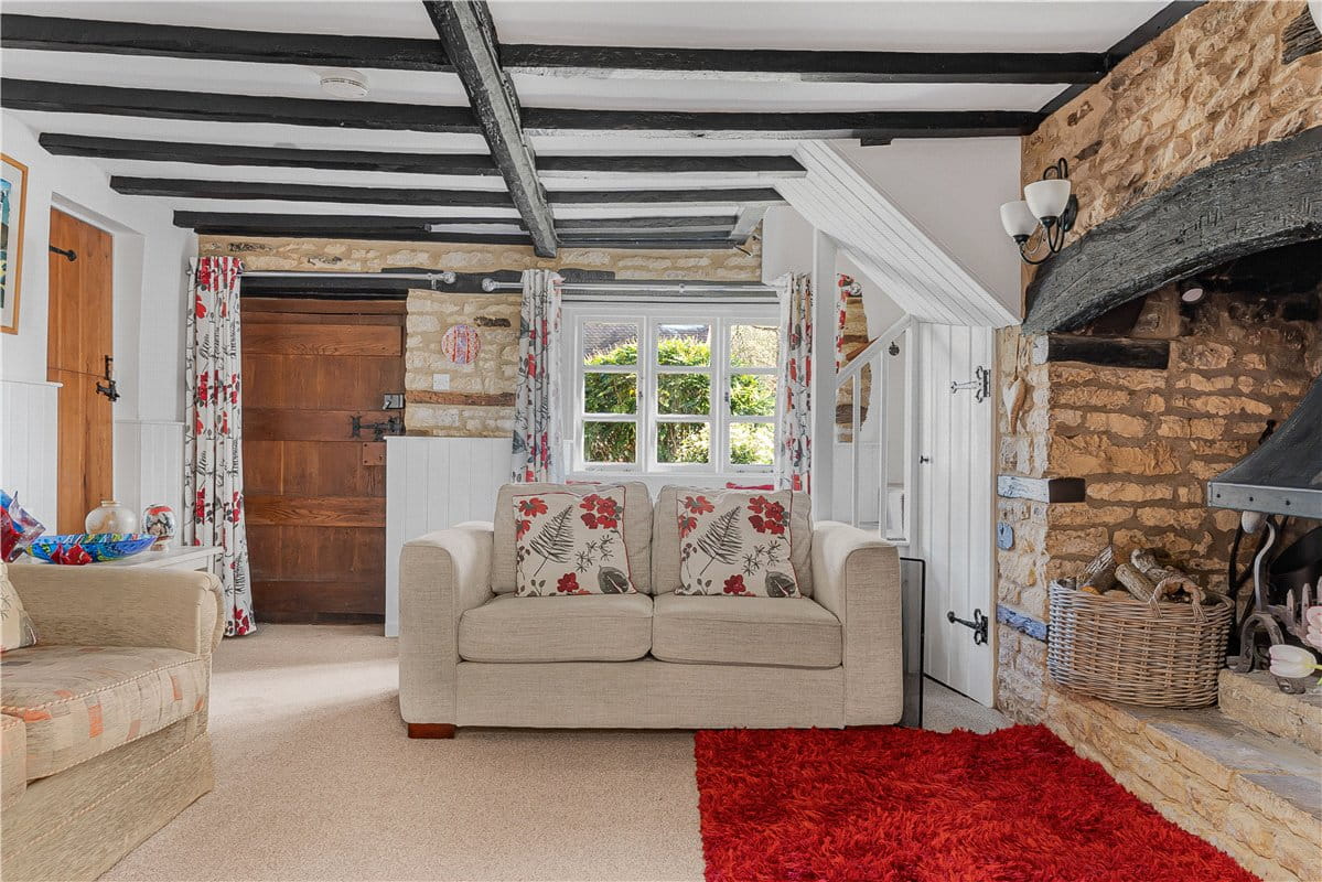 4 bedroom cottage, Taston, Chipping Norton, OX7 - Available