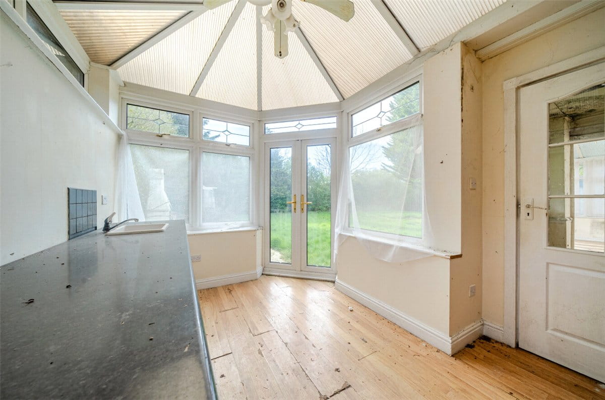 2 bedroom bungalow, Chester Road, Preston Brook WA7 - Available