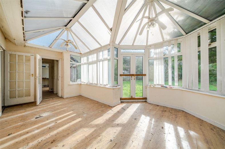 2 bedroom bungalow, Chester Road, Preston Brook WA7 - Available