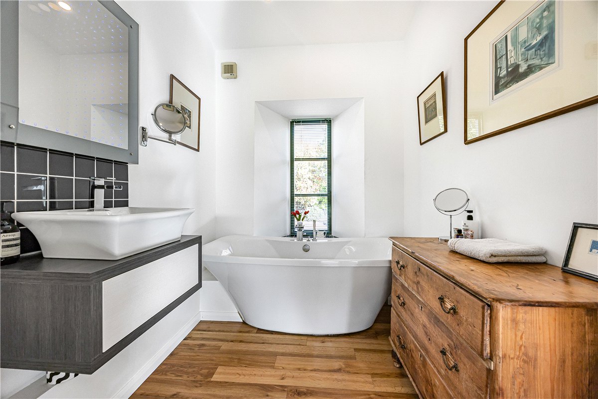 4 bedroom house, Weston-on-the-Green, Bicester OX25 - Available