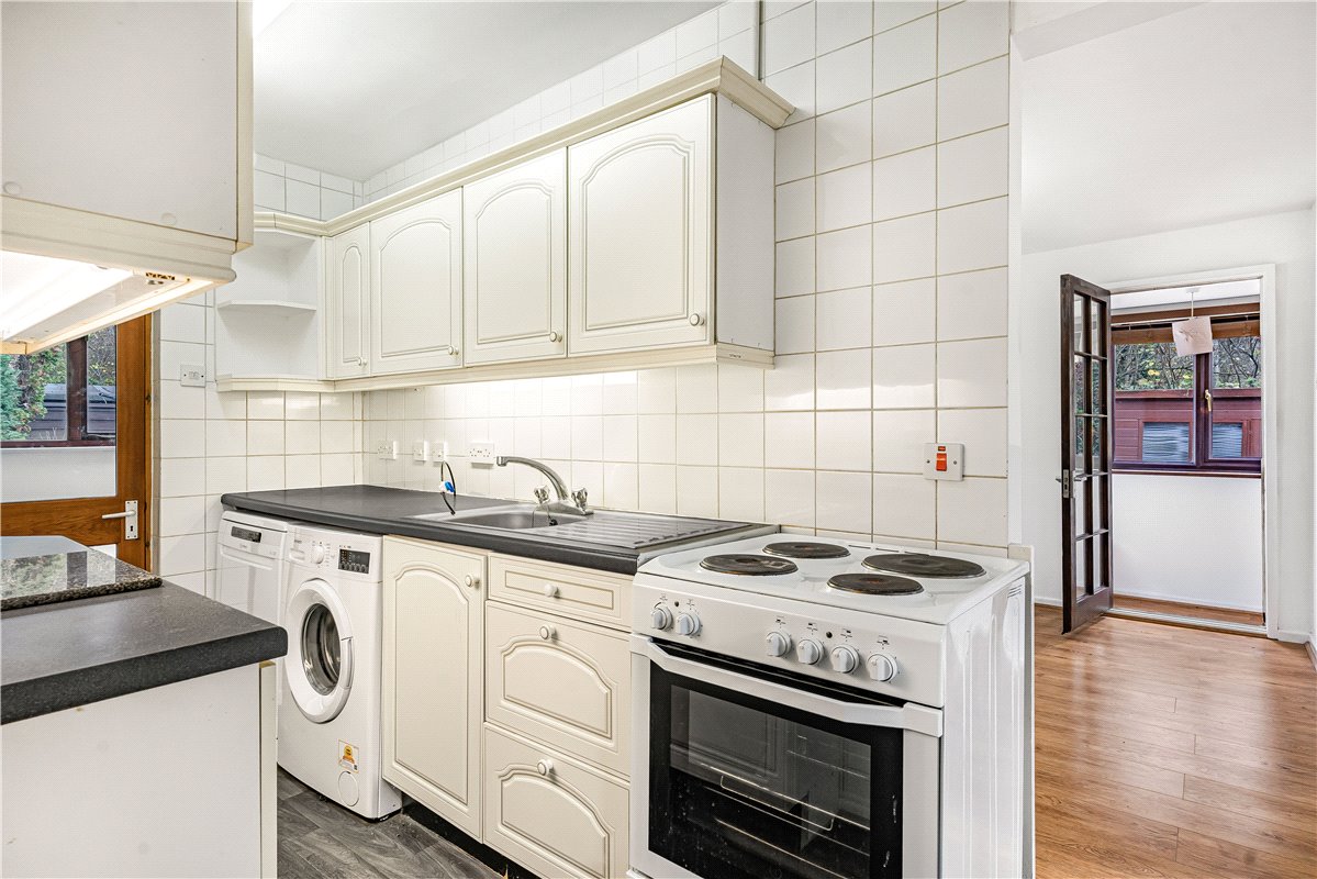 6 bedroom development plot, Oakley Wood, Benson OX10 - Available