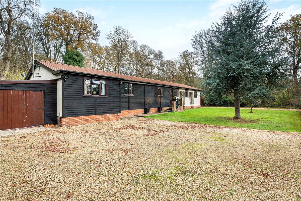 6 bedroom development plot, Oakley Wood, Benson OX10 - Available