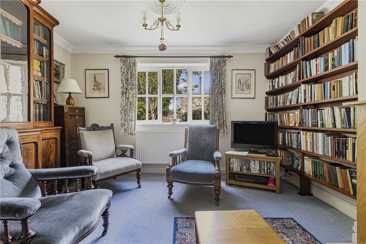 4 bedroom house, Bolsover Close, Long Hanborough OX29 - Available