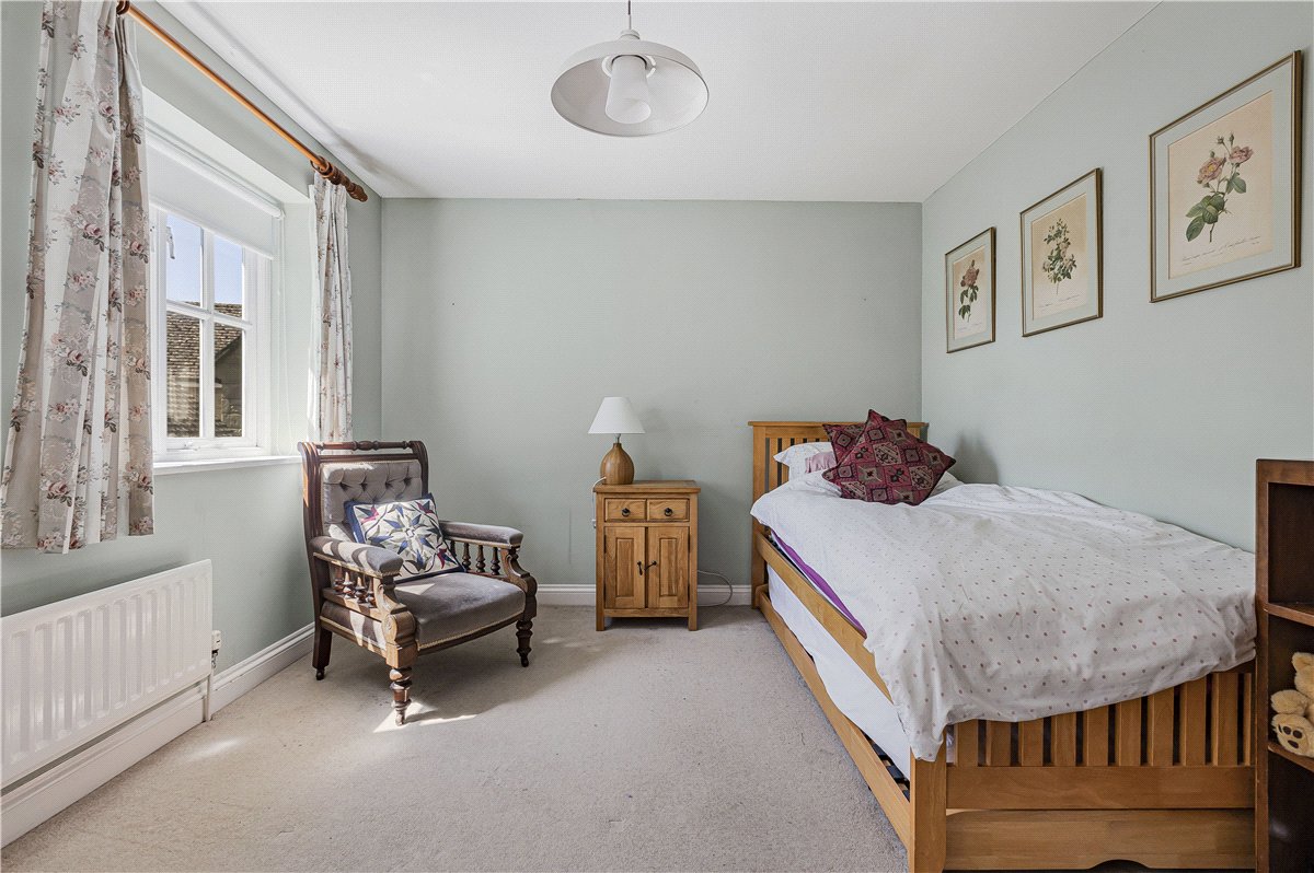4 bedroom house, Bolsover Close, Long Hanborough OX29 - Available