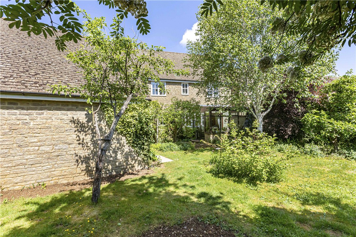 4 bedroom house, Bolsover Close, Long Hanborough OX29 - Available