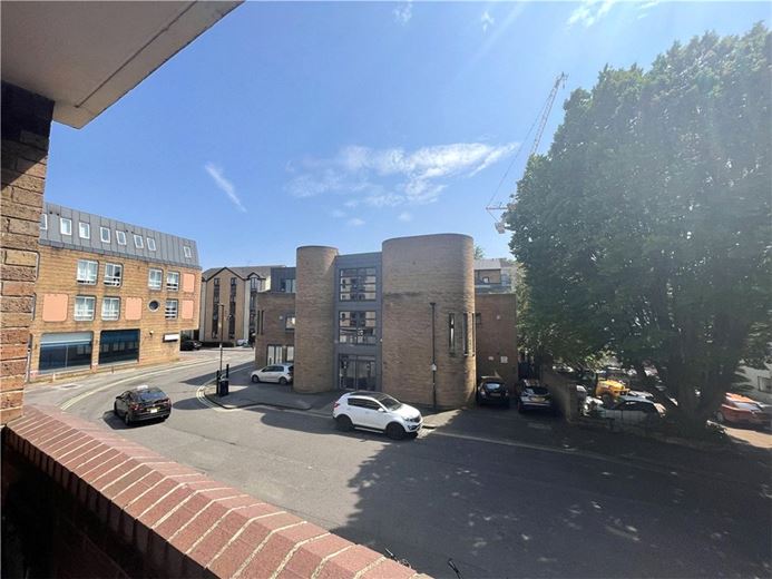 1 bedroom flat, Staincross House, Albion Place OX1 - Available