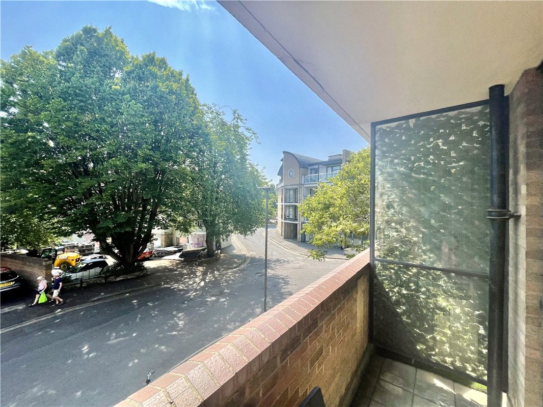 1 bedroom flat, Staincross House, Albion Place OX1 - Available