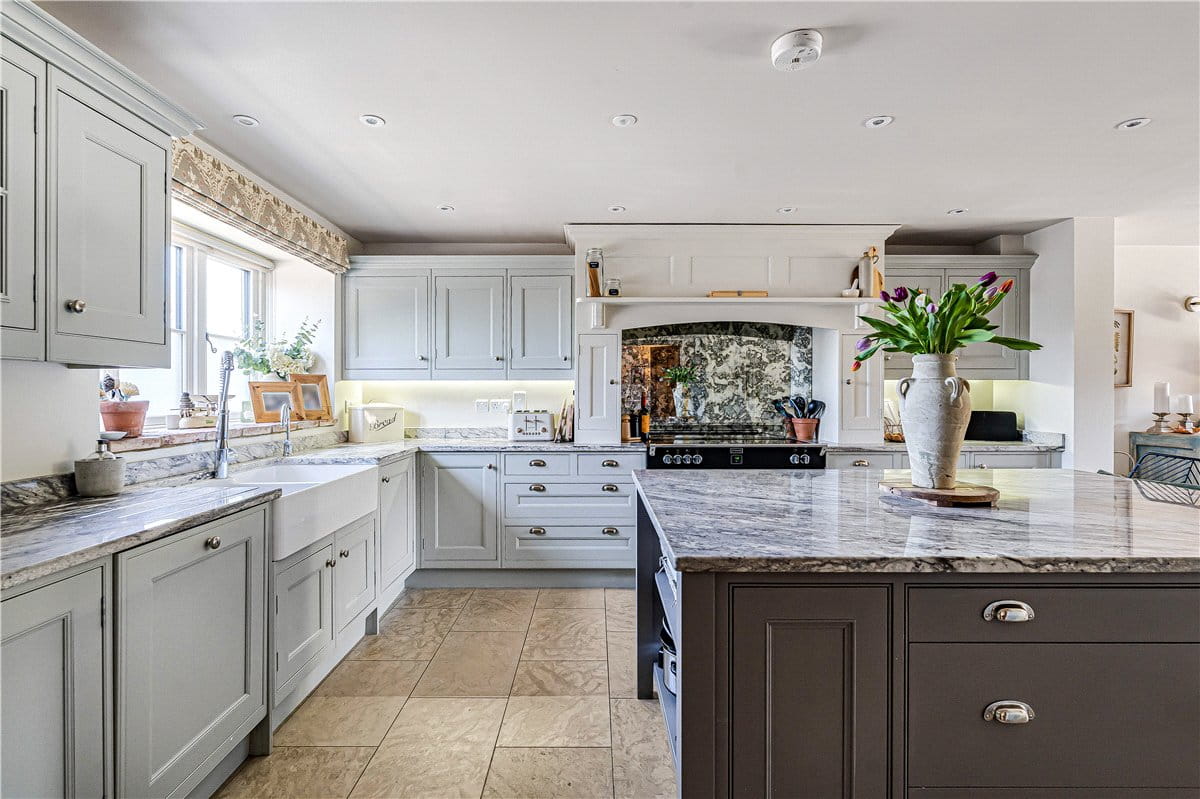 5 bedroom , Pearce Courtyard, Oakley HP18 - Available