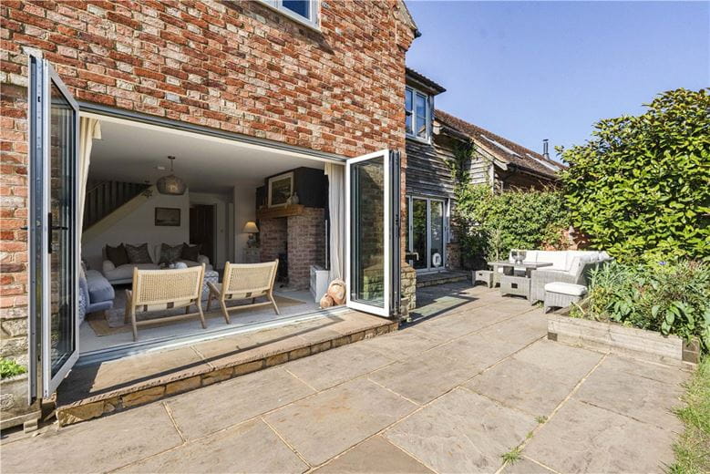 5 bedroom , Pearce Courtyard, Oakley HP18 - Available
