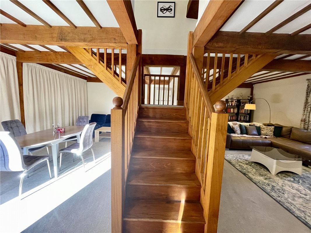 3 bedroom house, Lower Farm, Denton OX44 - Available