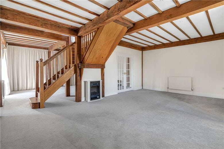 3 bedroom house, Lower Farm, Denton OX44 - Available