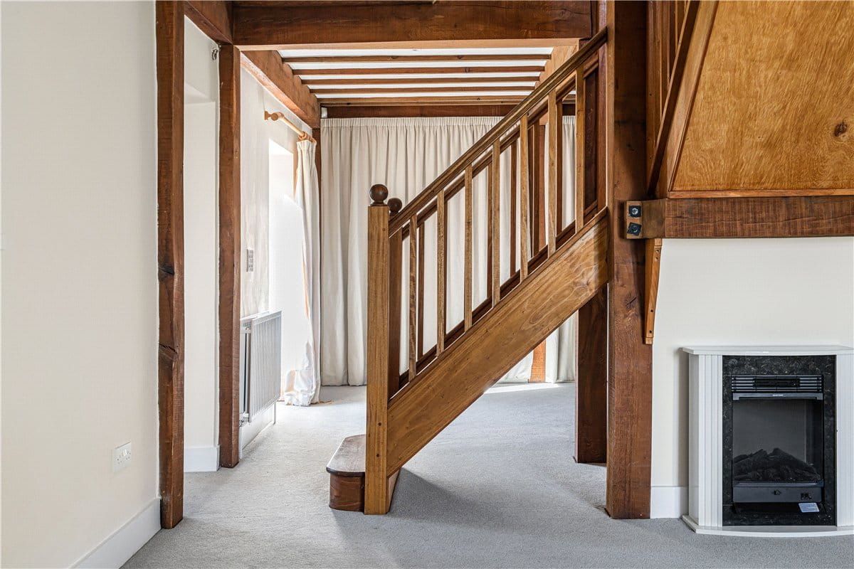 3 bedroom house, Lower Farm, Denton OX44 - Available