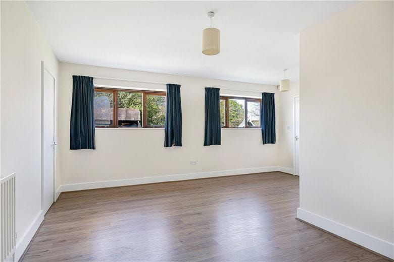 3 bedroom house, Lower Farm, Denton OX44 - Available