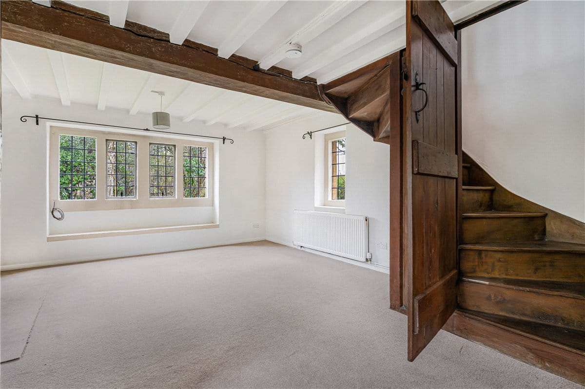 3 bedroom cottage, Manor Cottages, Kelmscott GL7 - Available