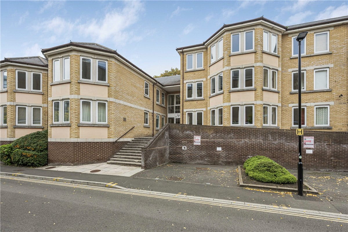 2 bedroom flat, Tennyson Lodge, Paradise Square OX1 - Available