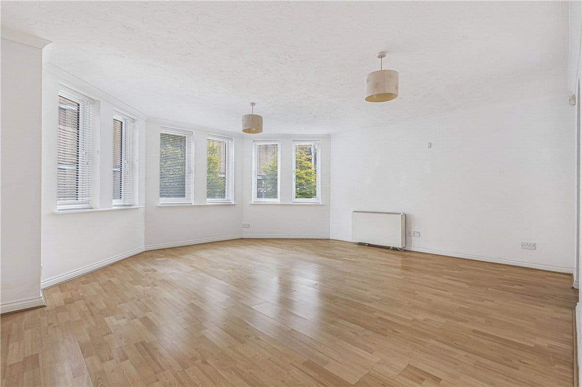 2 bedroom flat, Tennyson Lodge, Paradise Square OX1 - Available