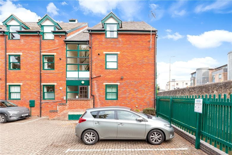 2 bedroom flat, Watermans Reach, Brook Street OX1 - Let Agreed