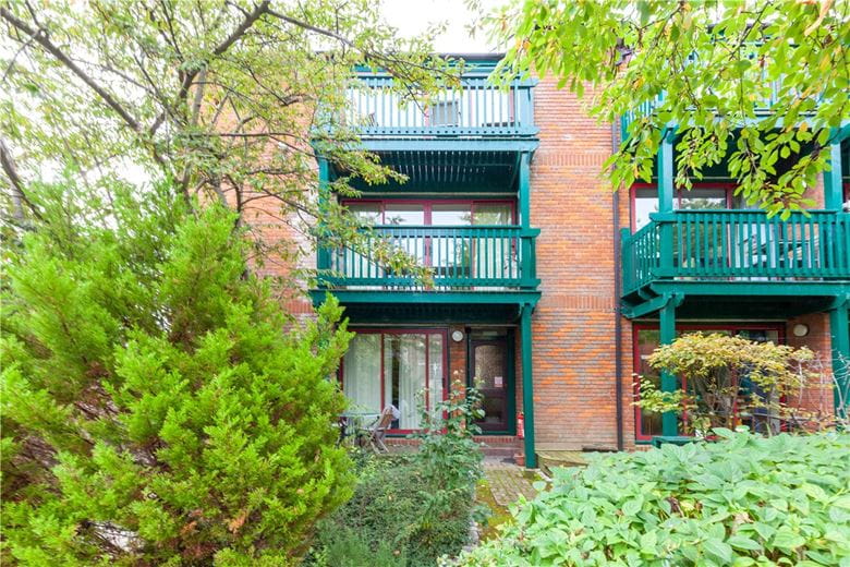 2 bedroom flat, Watermans Reach, Brook Street OX1 - Let Agreed