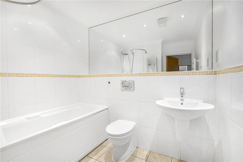 2 bedroom flat, Elizabeth Jennings Way, Oxford OX2 - Available